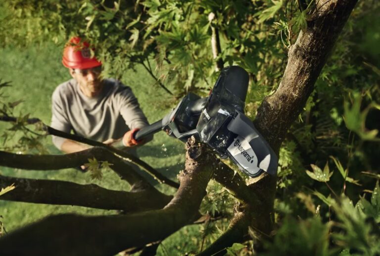 Αλυσοπρίονο κλαδέματος με κοντάρι Husqvarna Aspire PE5-P4A (με μπαταρία 4.0Ah και φορτιστή)